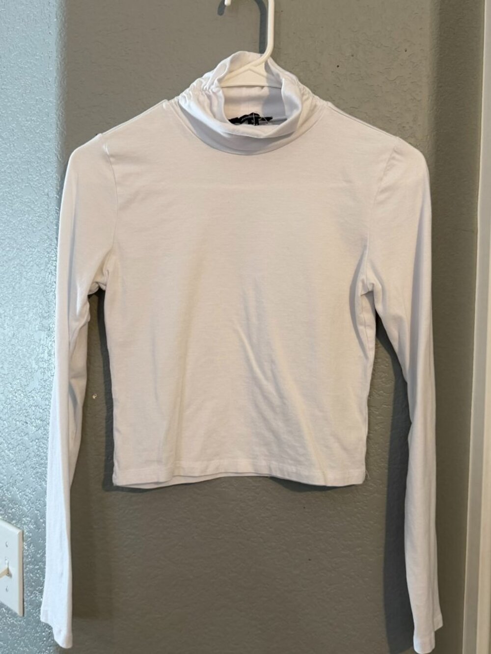 White Cropped Turtleneck Long Sleeve Stretch Top Minimal Basic Women M